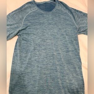 Lululemon Men’s athletic shirt size M